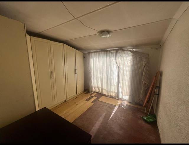 2 BEDROOM HOUSE FOR SALE IN MEADOWLANDS ZONE 3